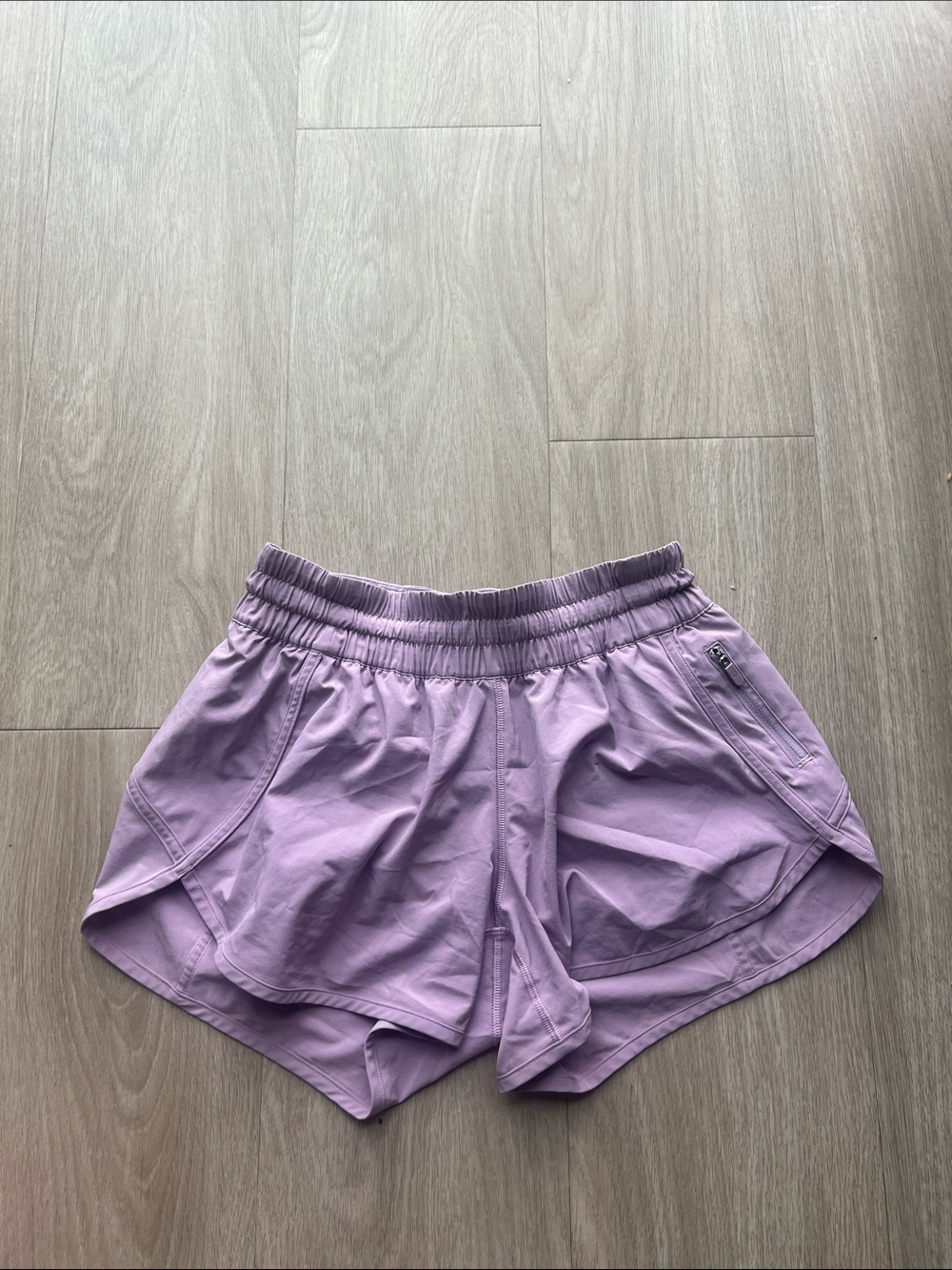 lululemon tracker shorts 4” Lavender